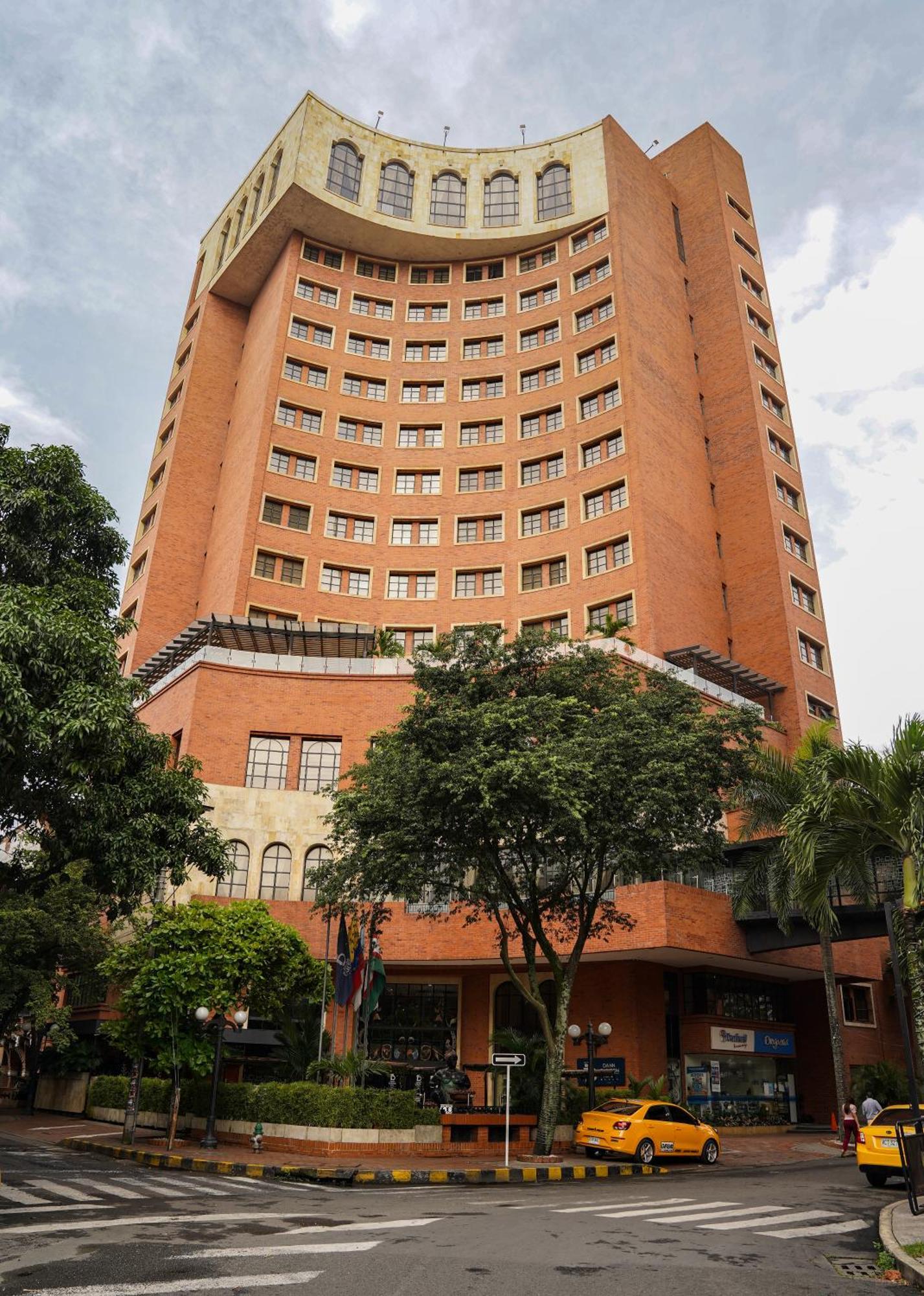 Hotel Dann Carlton Cali Exterior photo