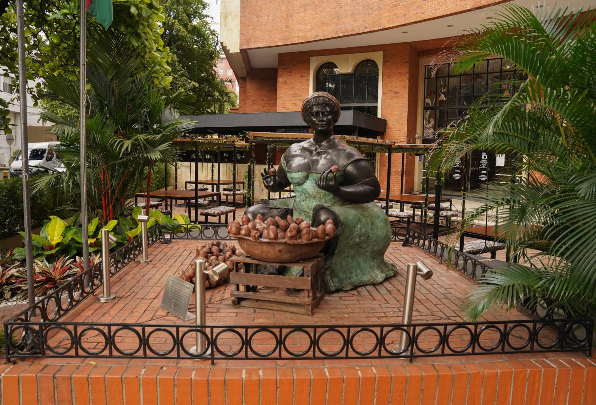 Hotel Dann Carlton Cali Exterior photo